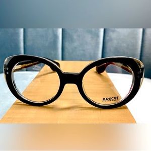 Moscot Etta glasses, like new. Wore only a few times great frame! 🖤🤍🩶